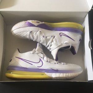 Lebron 17 Low